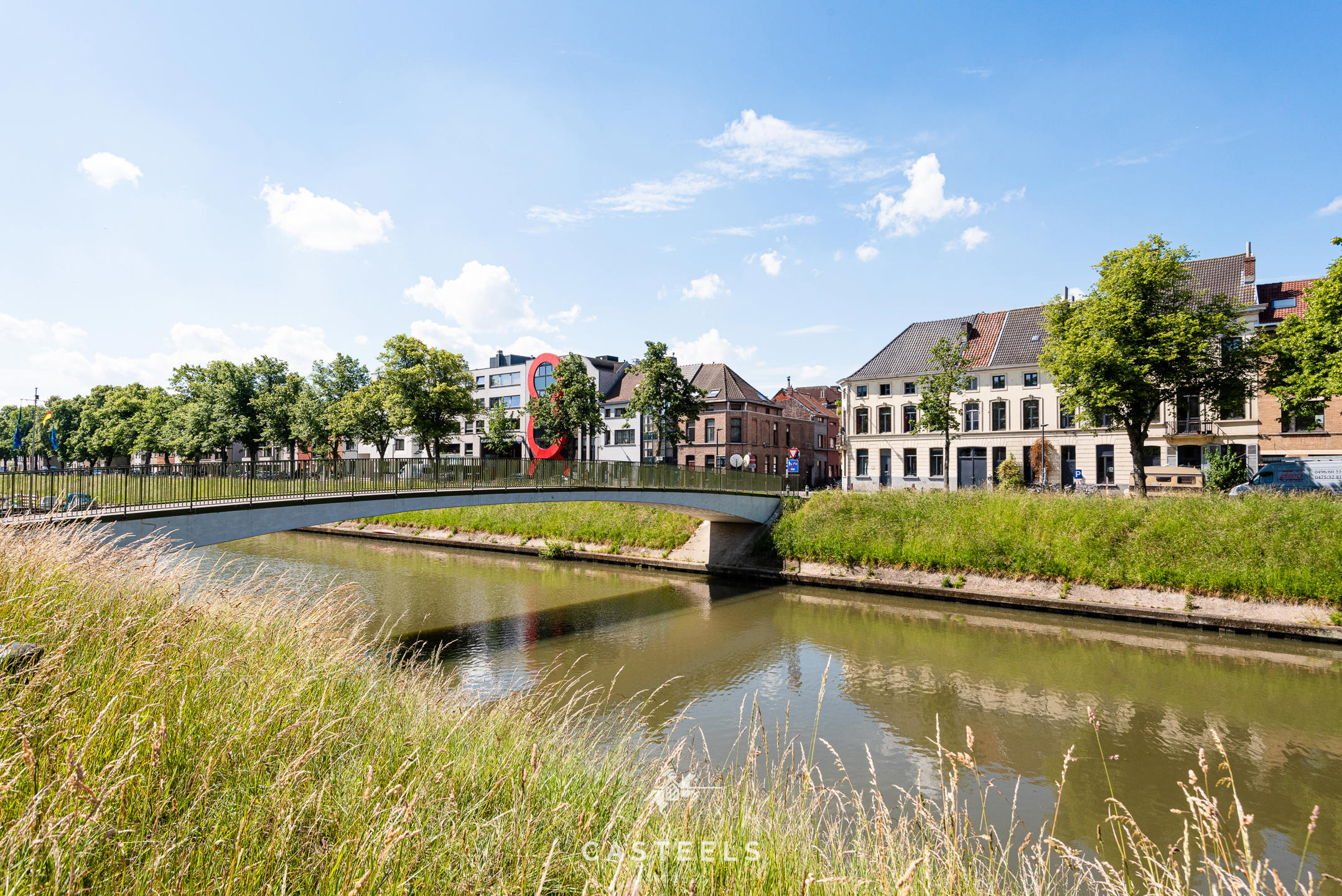 Afbeelding Gerenoveerde burgerwoning op toplocatie te Gent! - Casteels Vastgoed