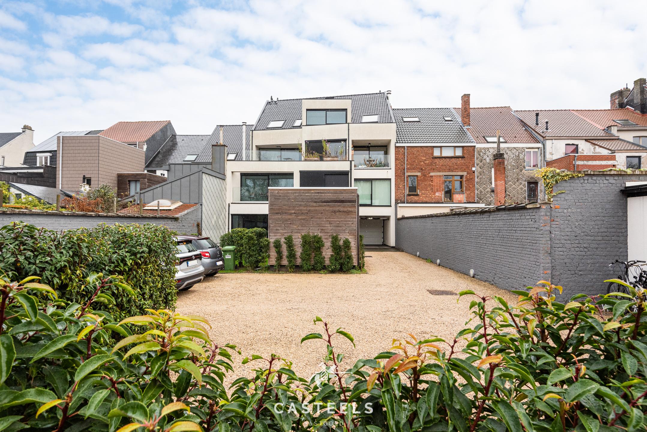 Afbeelding Recente duplex met terras, zwemvijver en poolhouse in Gent - Casteels Vastgoed