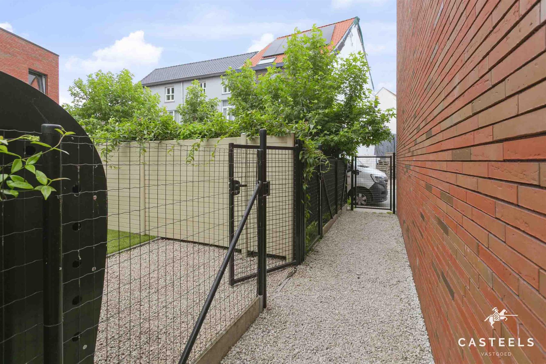 Afbeelding Nieuwbouwwoning met tuin te koop in Sint-Amandsberg - Casteels Vastgoed