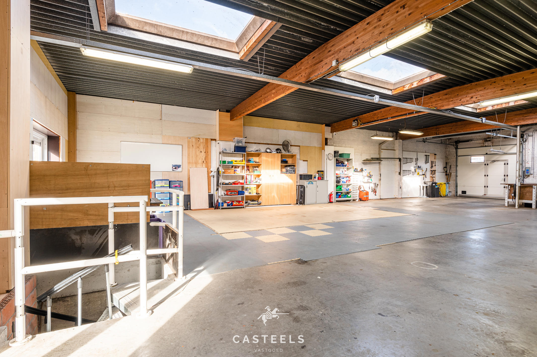 Afbeelding Ruim atelier/opslagplaatsen, ideaal investeringseigendom - Casteels Vastgoed