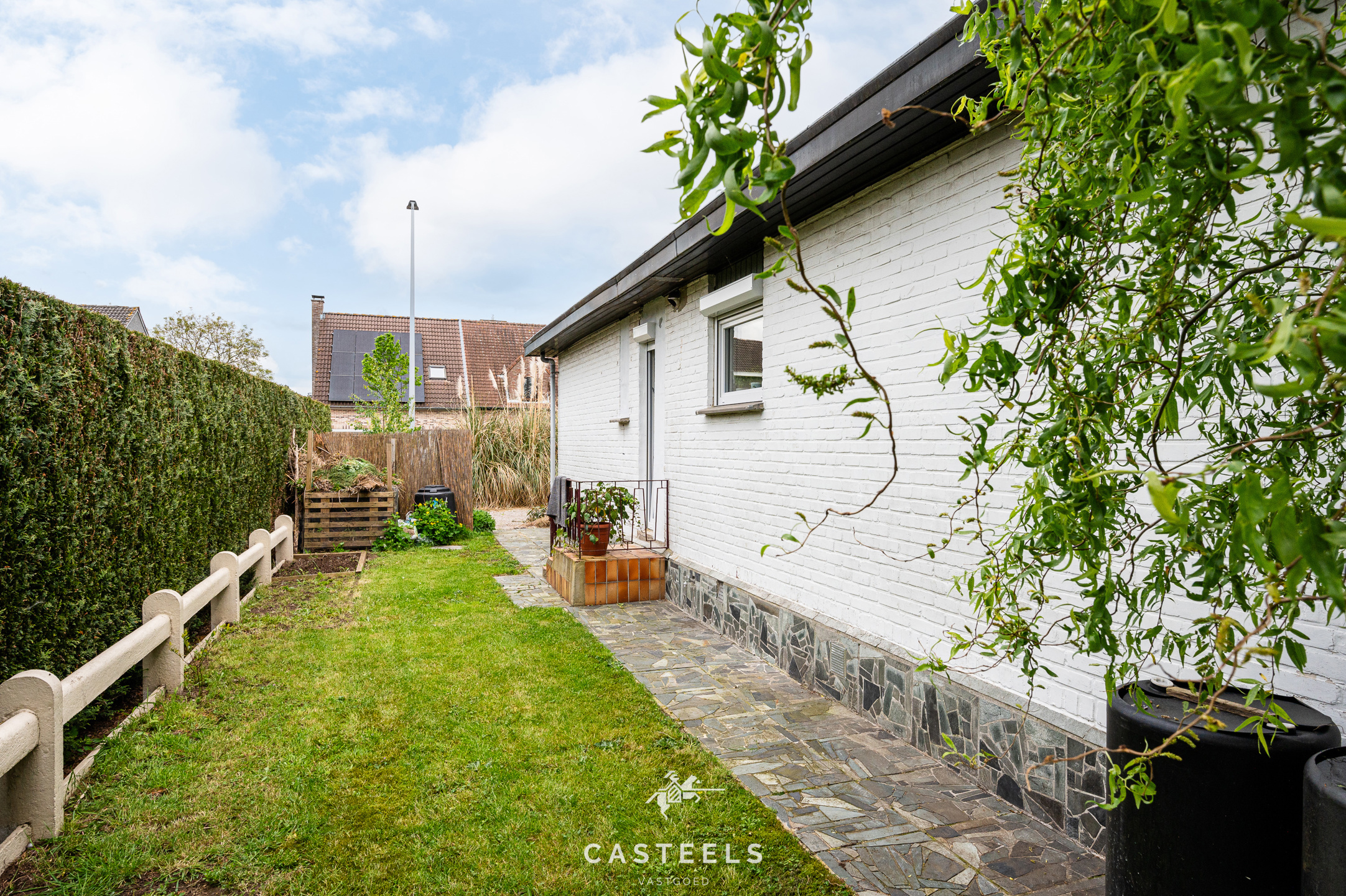 Afbeelding Charmante bungalow met gezellige tuin te koop in Lovendegem - Casteels Vastgoed