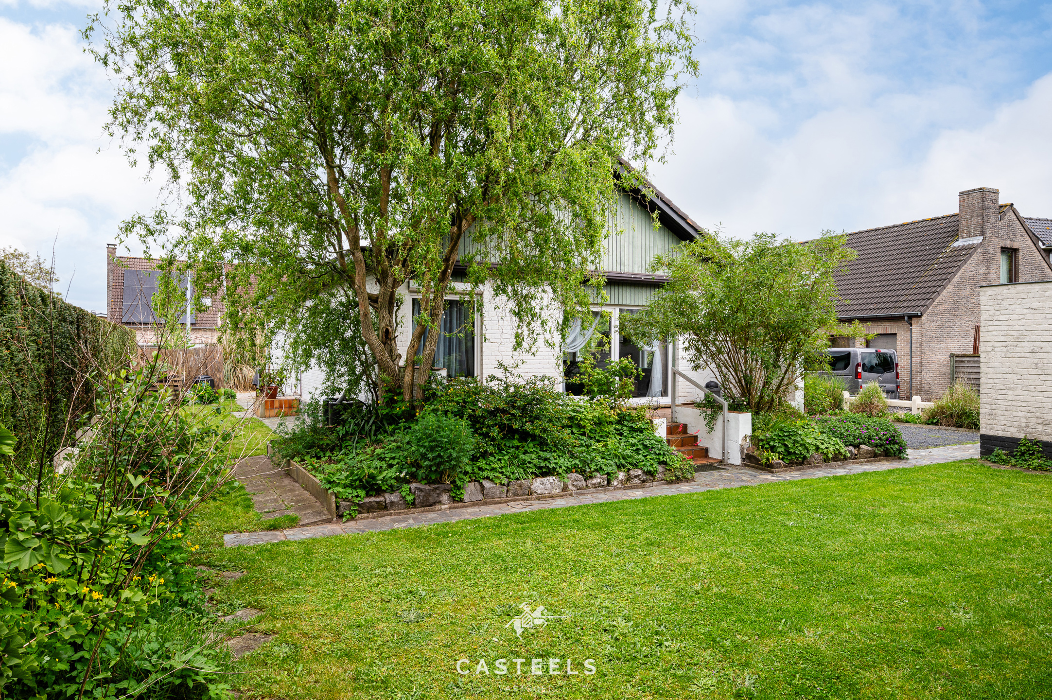 Afbeelding Charmante bungalow met gezellige tuin te koop in Lovendegem - Casteels Vastgoed