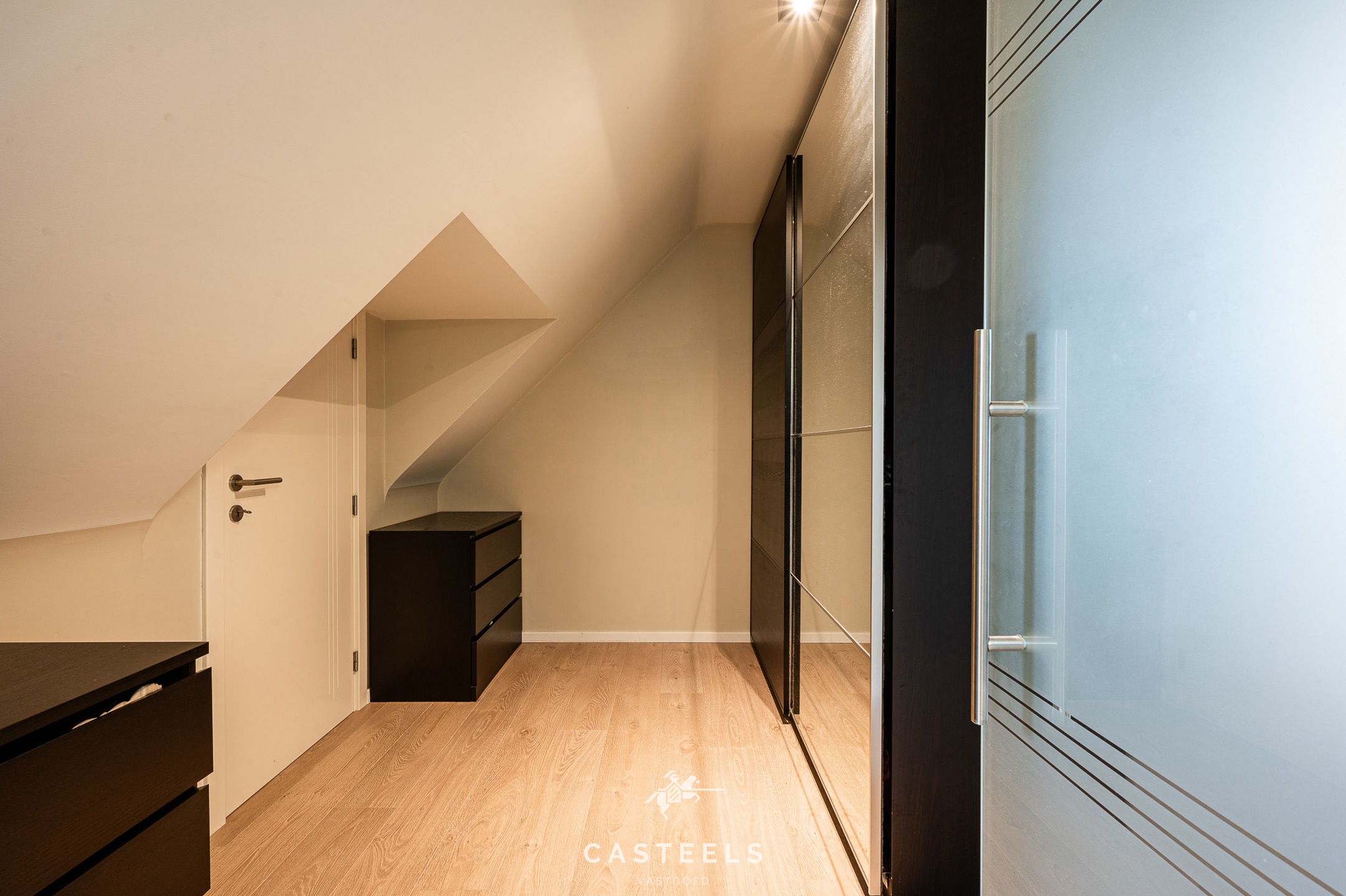 Afbeelding Luxe duplex-penthouse met 2 garageplaatsen te Merelbeke - Casteels Vastgoed