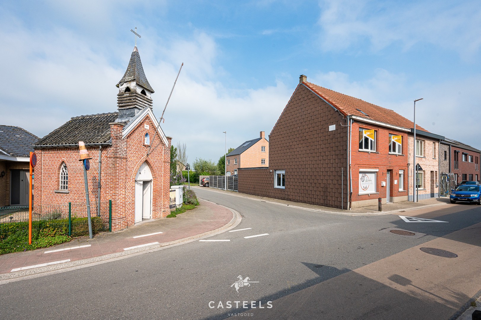 Afbeelding Volledig gerenoveerde halfopen bebouwing in Zele met 4 slaapkamers en tuin - Casteels Vastgoed