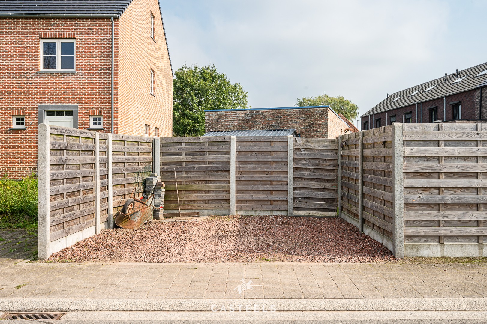 Afbeelding Volledig gerenoveerde halfopen bebouwing in Zele met 4 slaapkamers en tuin - Casteels Vastgoed