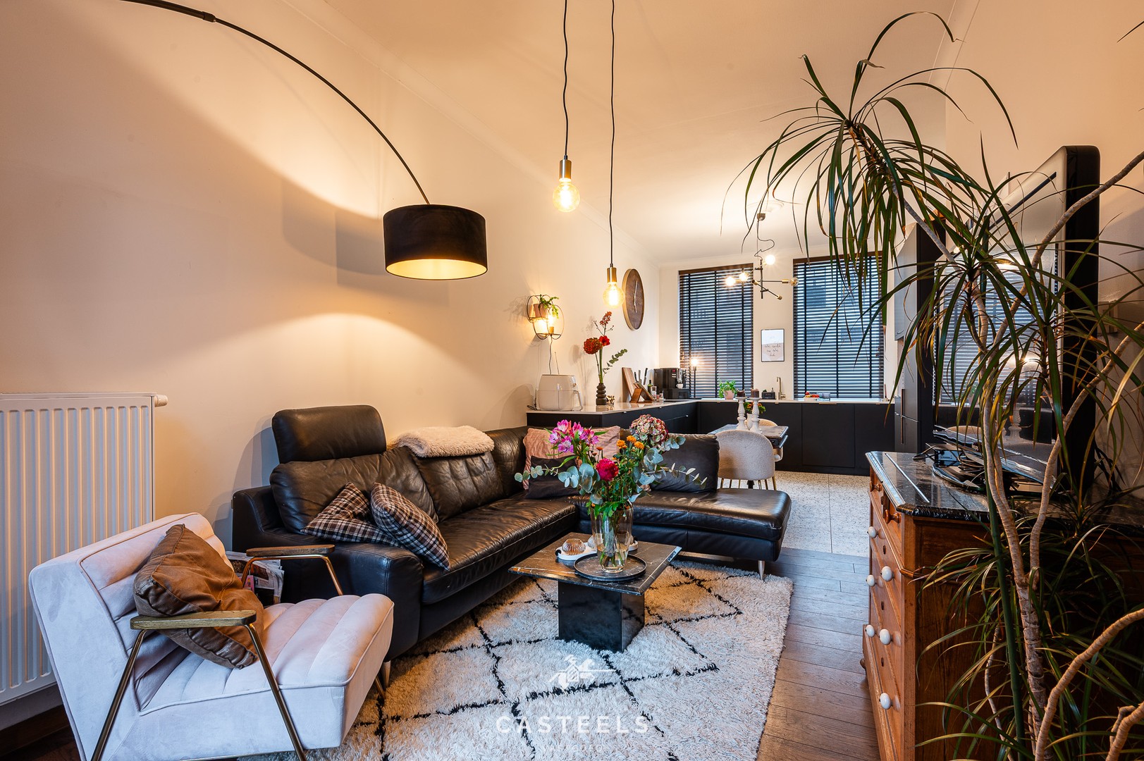 Afbeelding Instapklare stadswoning nabij station Brugge met tuin en studio - Casteels Vastgoed