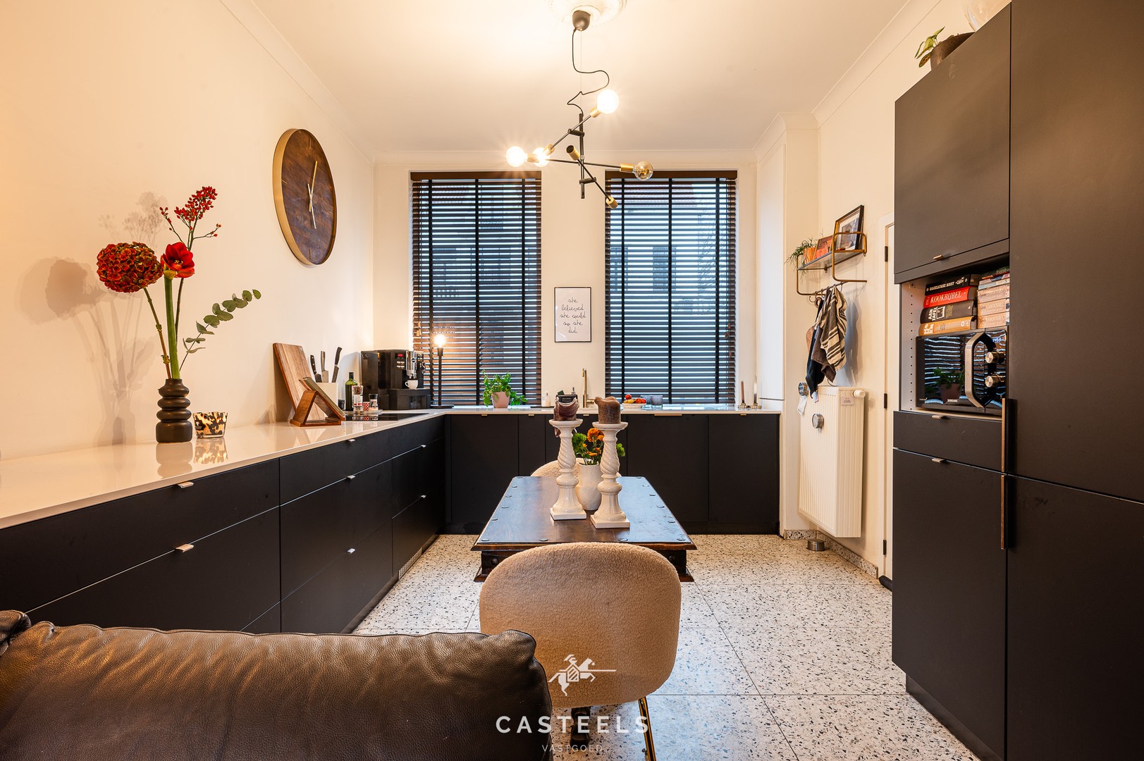 Afbeelding Instapklare stadswoning nabij station Brugge met tuin en studio - Casteels Vastgoed