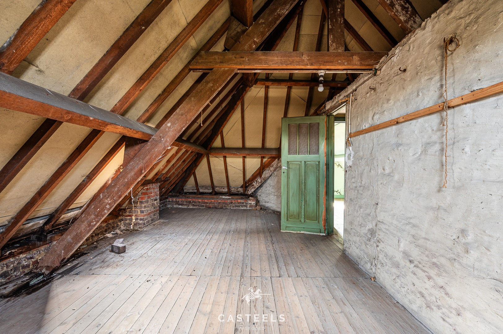 Afbeelding Ruime, te renoveren woning te koop in Gent - Casteels Vastgoed