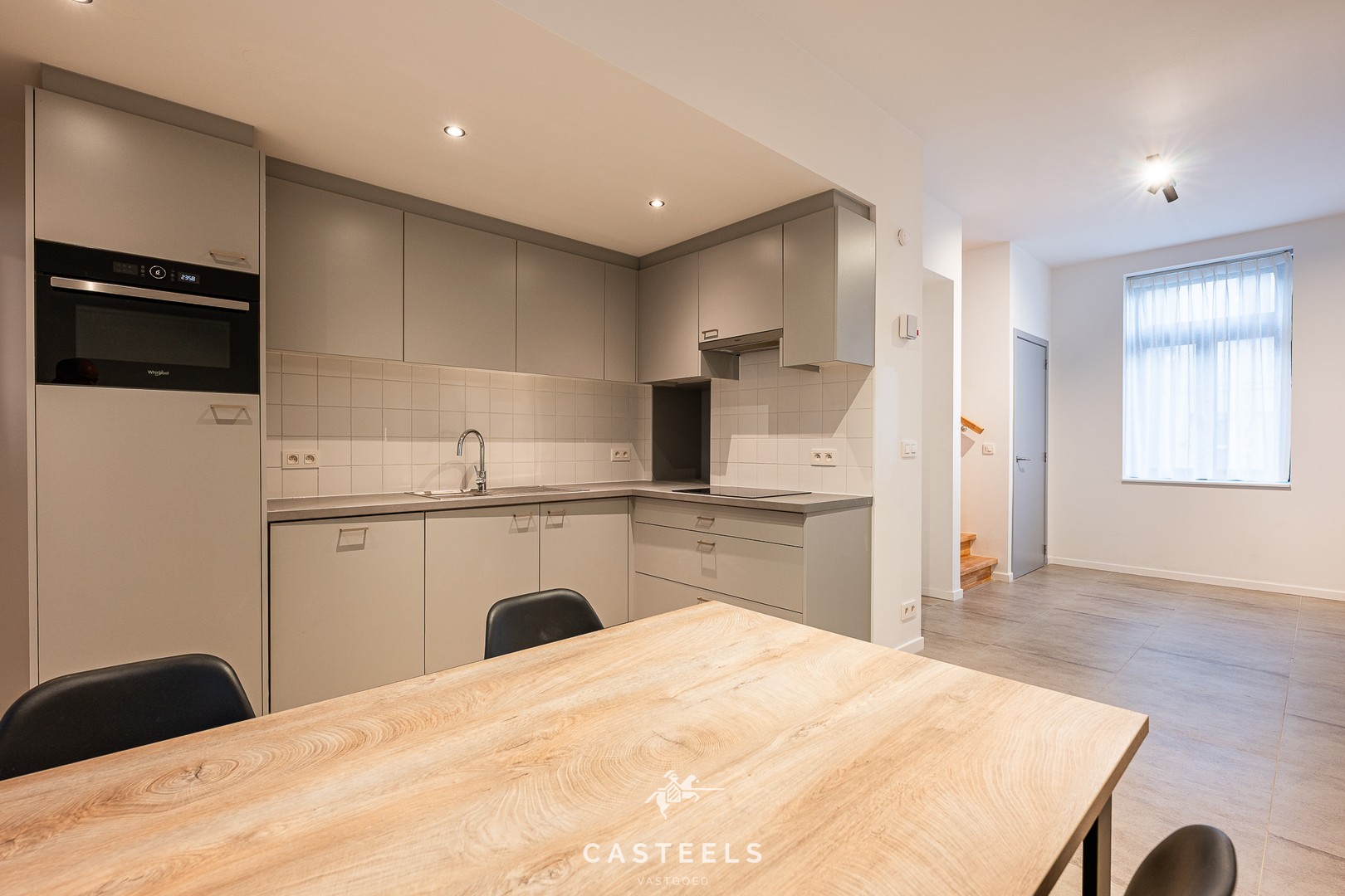 Afbeelding Recent gerenoveerde woning met 5 slpk, koer en terras te Gent - Casteels Vastgoed