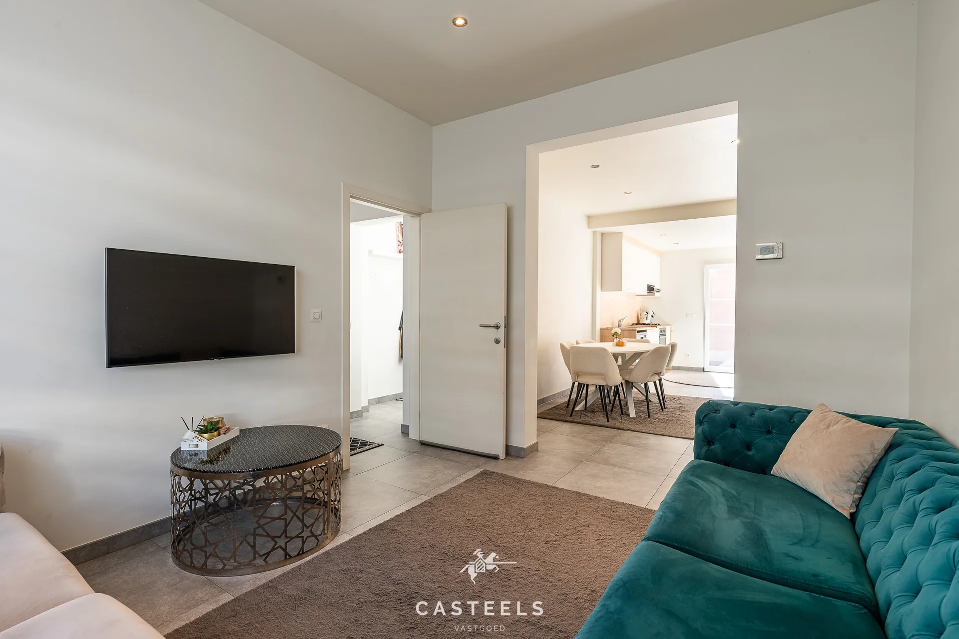 Afbeelding Gerenoveerde rijwoning te koop in Mariakerke - Casteels Vastgoed