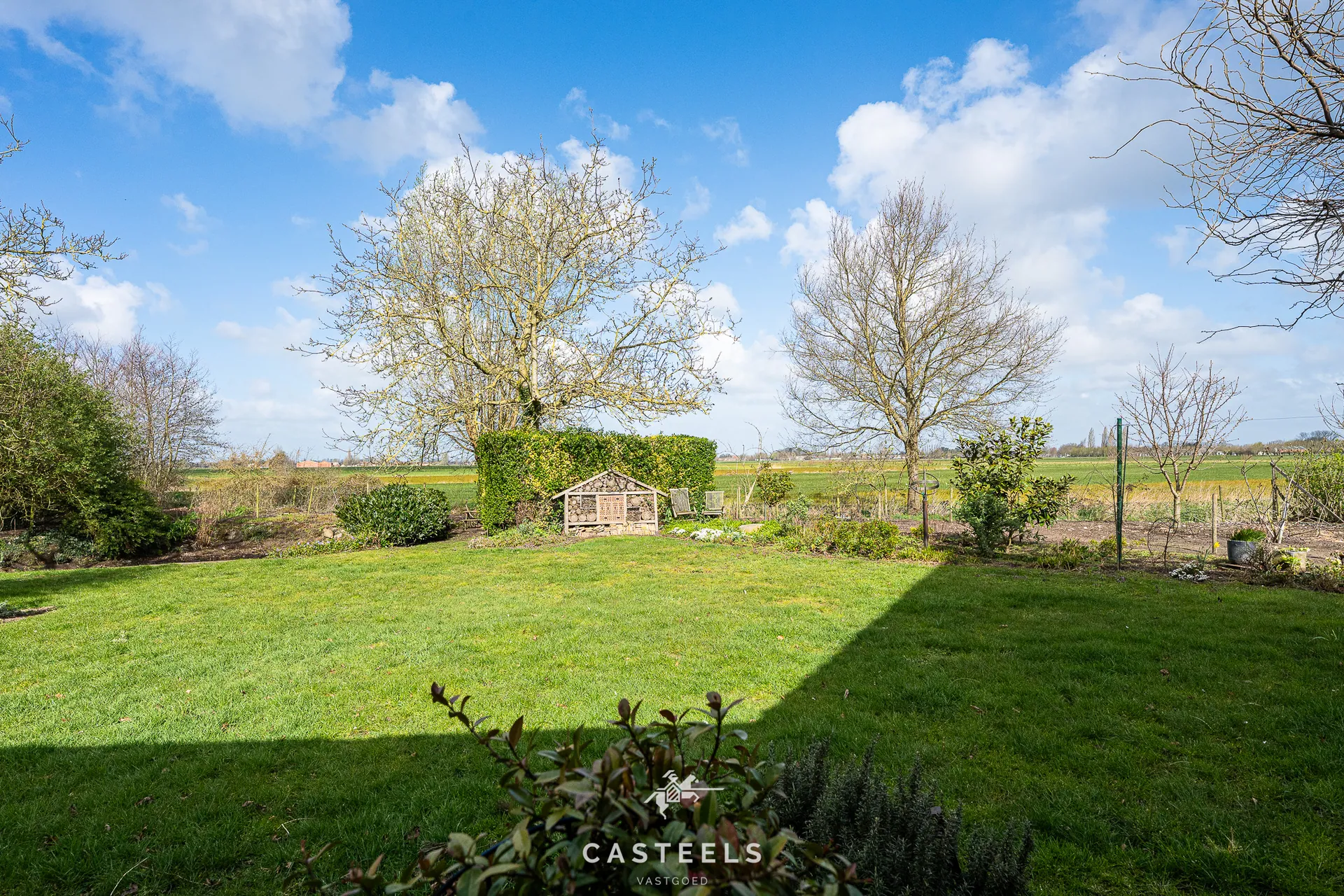 Afbeelding Villa met karakter en open zichten op een discrete topligging - Casteels Vastgoed