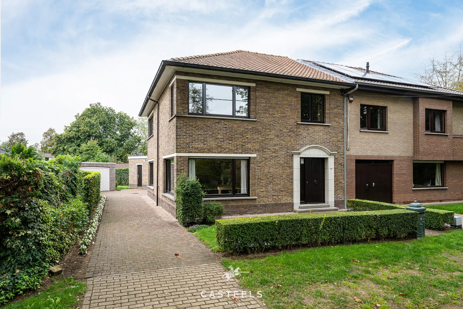 Afbeelding Ruime HOB met 4 slaapkamers en zonnige tuin in een groene, rustige omgeving - Casteels Vastgoed
